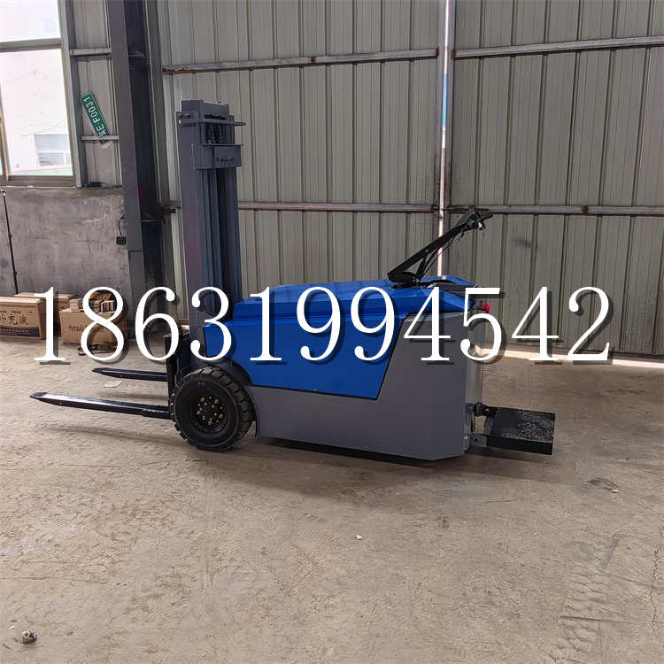 鸡冠区全电动叉车插腿式堆高车液压装卸车1.5吨升高小型站驾式铲车